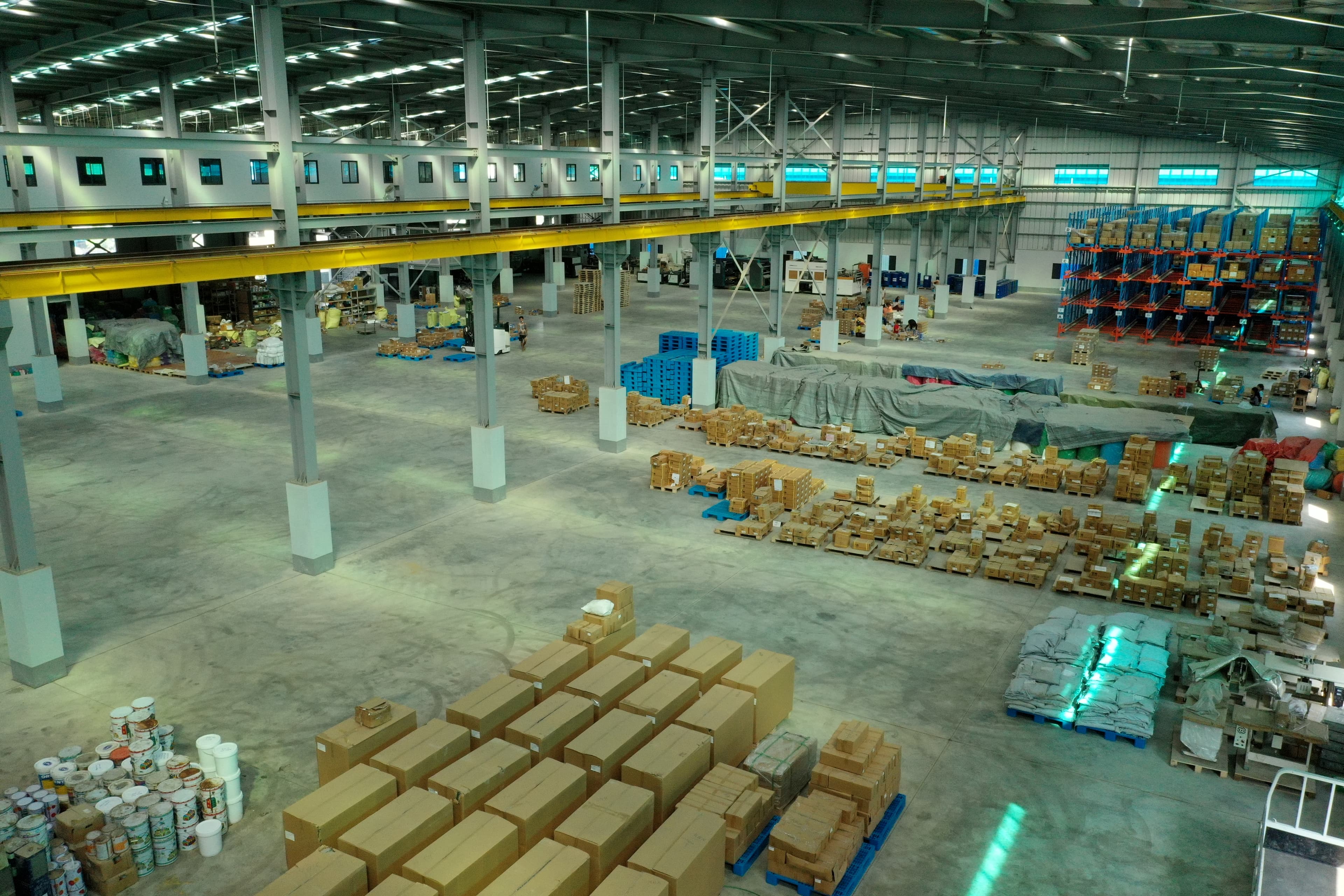 Main hall with overhead travelling crane